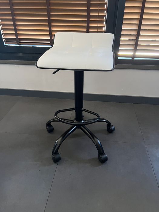 Бар стол на колелца Париж + 24м гаранция и безплатна доставка