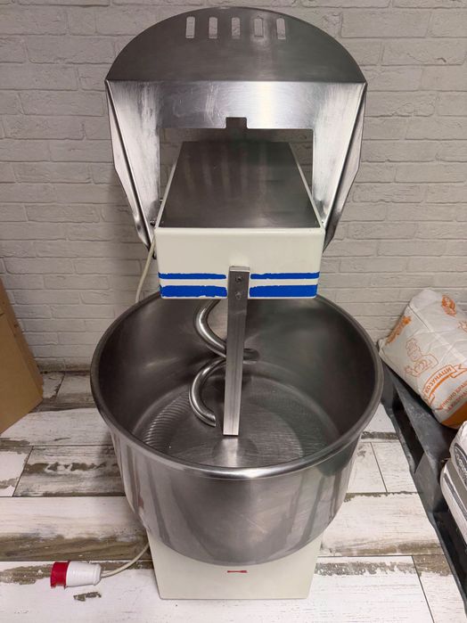 Професионална спирална тестомесачка Mac Pan M+70