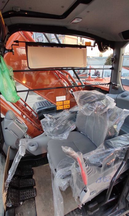 Гусеничный экскаватор Hitachi ZX200-5A