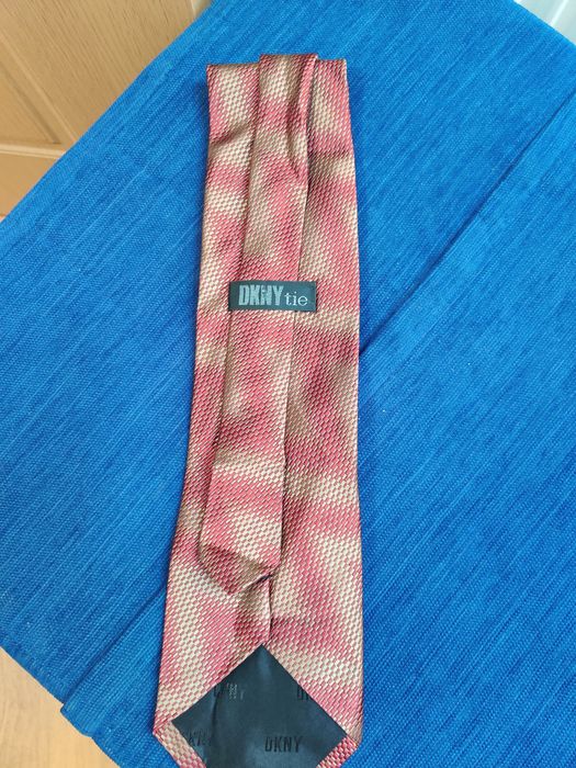 Cravata DKNY 100%silk