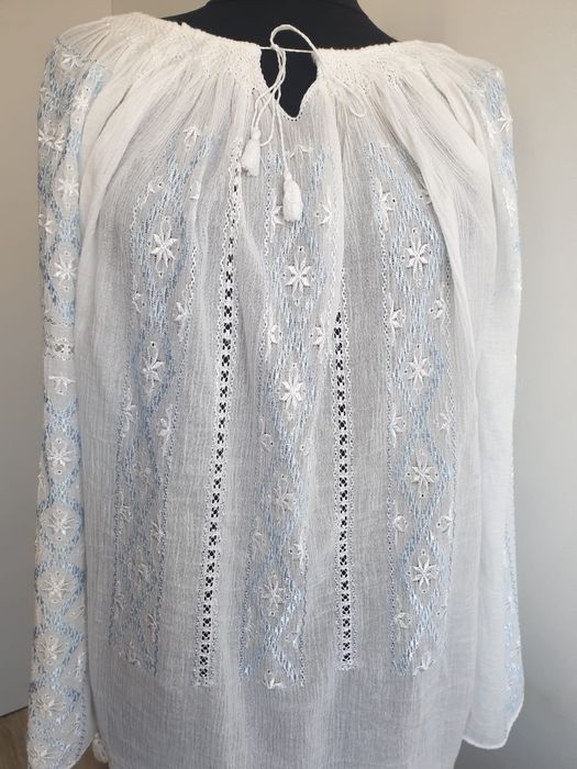 Ie matase autentica cusuta manual