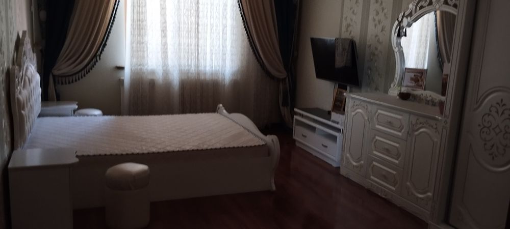 Мебель спальни шкаф кровать тумбочки подставка для телевизора Честер