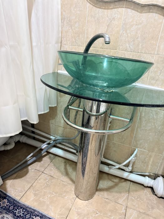 Продается раковина с зеркалом. Торг