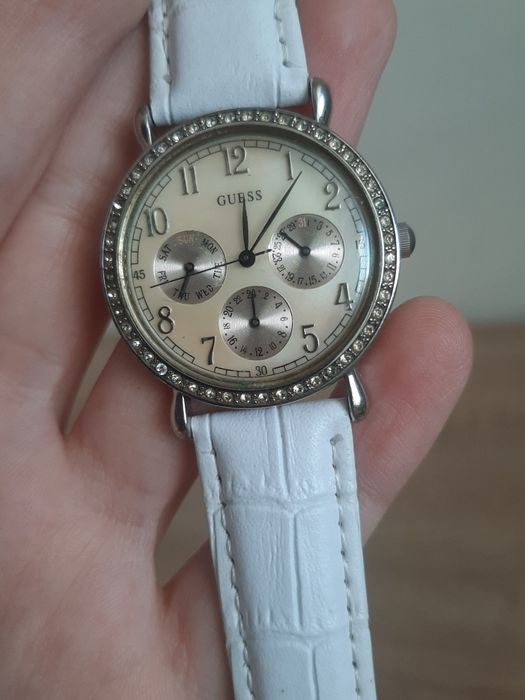 Ceas Damă GUESS Multifunction – Curea Piele noua Albă Imaculată – Model I85