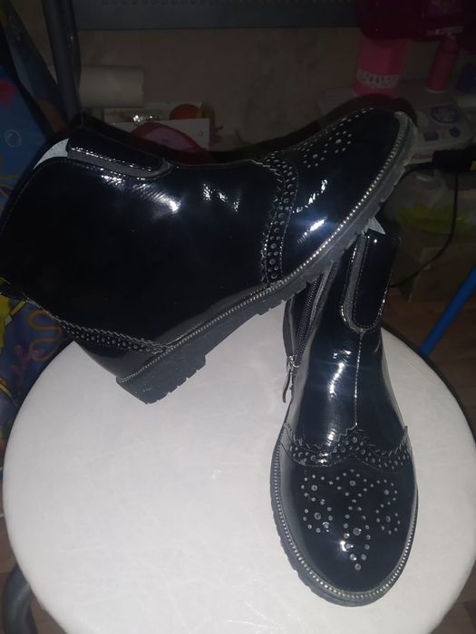 Ботинки на девочку 36