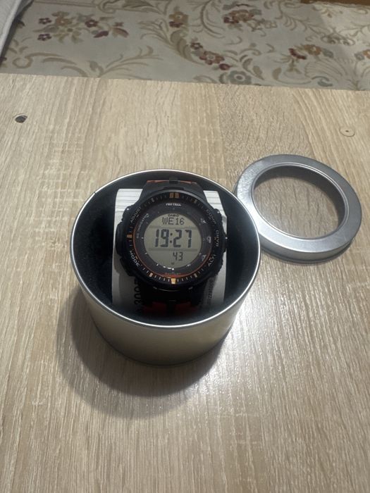 Casio РRO TREK  состояние новых.Недорого.