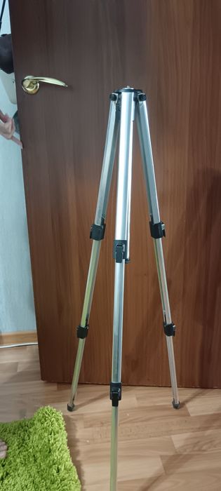 Штатив для фотоаппарата