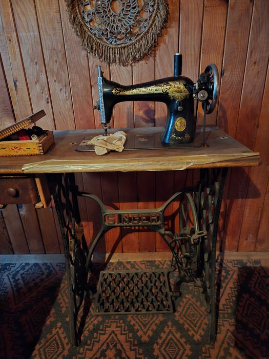 Продавам шевна машина Singer