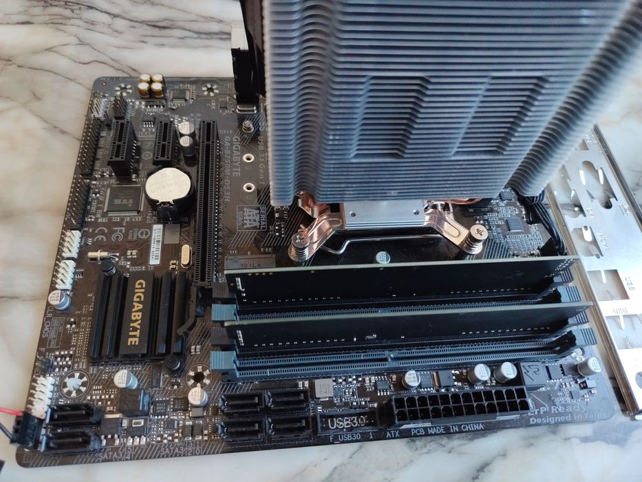 Дънна платка GIGABYTE GA-B250M-DS3H+ Intel® Core i7-7700+16gb lga 1151