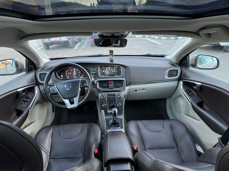 Volvo V40 D2 2016