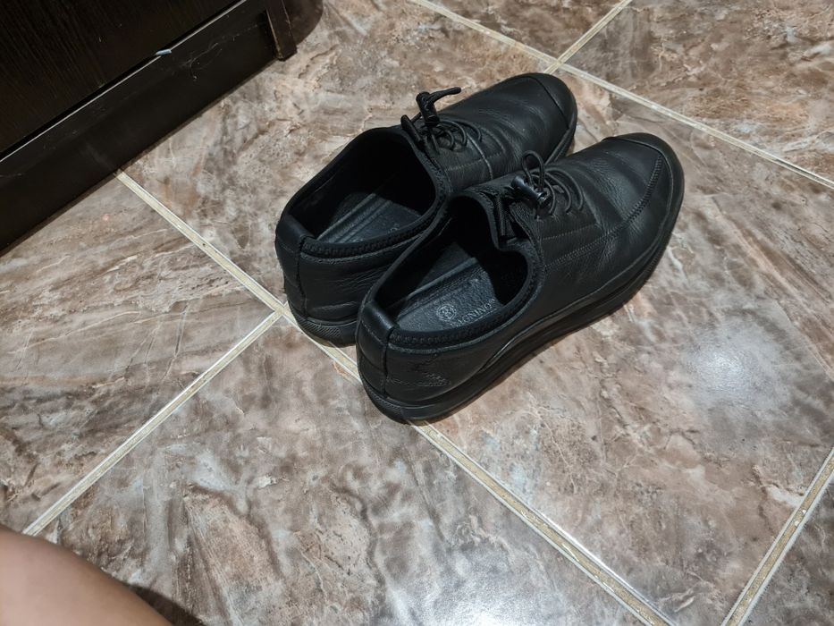 Продам подростковую обувь