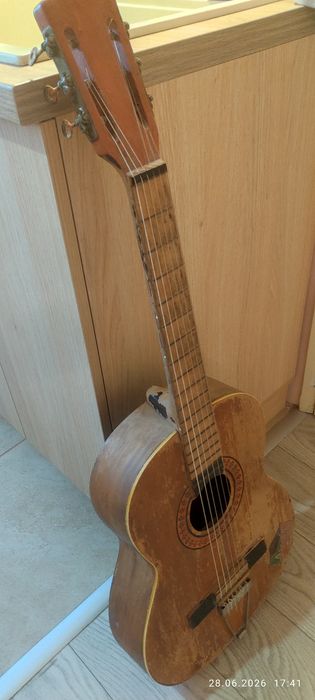 Акустична китара Орфей