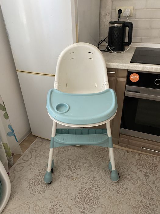 Детский стульчик для кормление