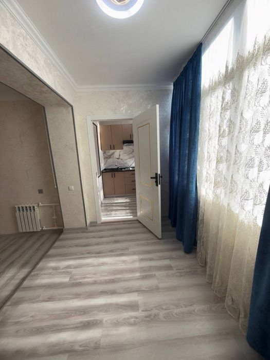Срочно Продается 3х ком переделано 4х ком 77 серия на 2 этаже Мархабо