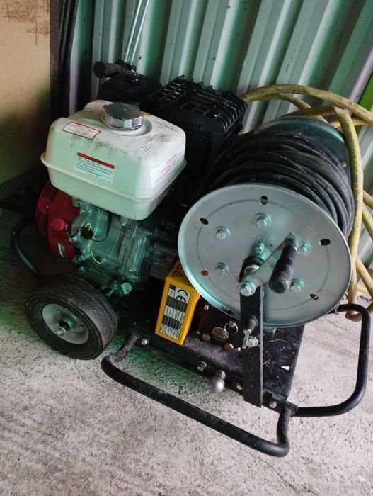 Desfundare canalizare.