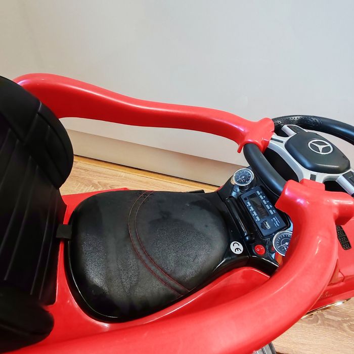 Детска кола за бутане Мерцедес на Чиполино