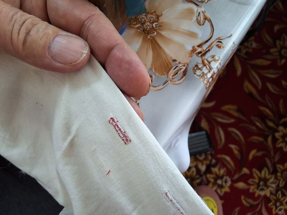 Приставка для швейной машинки для изготовления петель зиг- заг