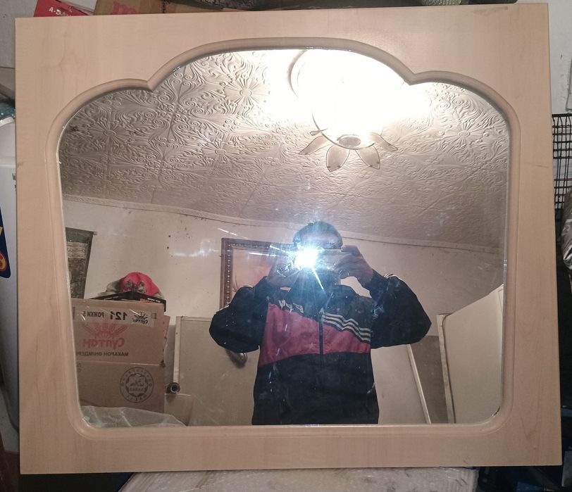 Продается трюмо с зеркалом