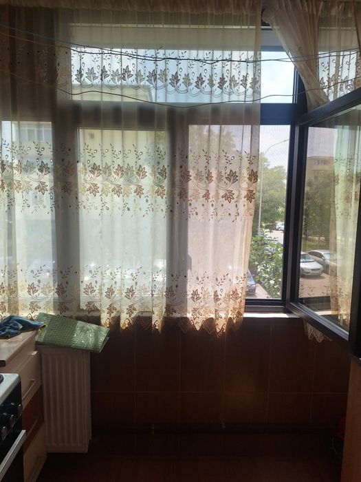 Închiriez apartament