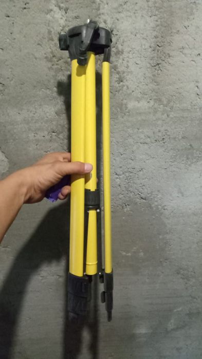 Продам новый лазерный штатив