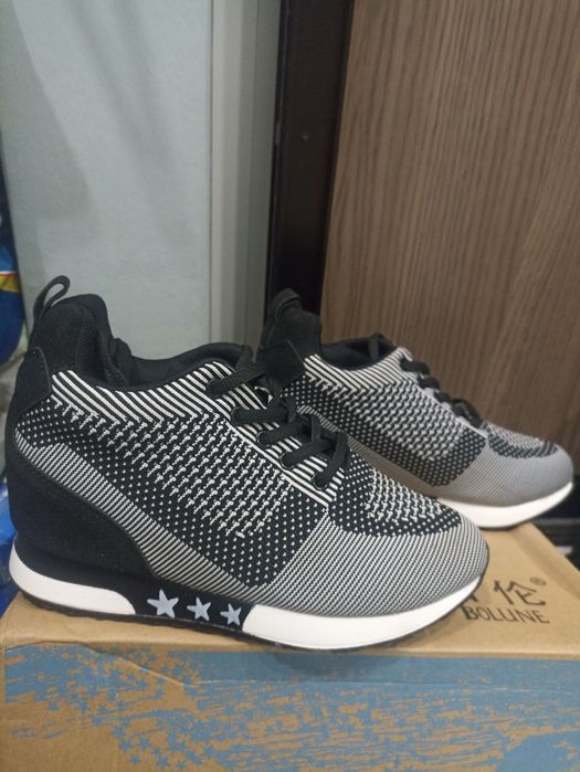 Кроссовки новые38р ,кеды 40р  Юг