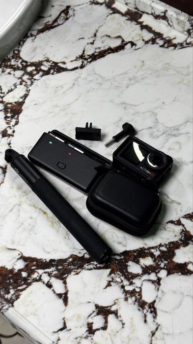 DJI Osmo Action 5 Pro adventure combo