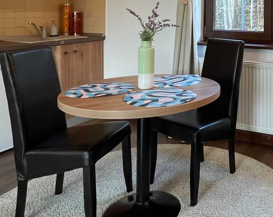 Masa rotunda cu picior metalic