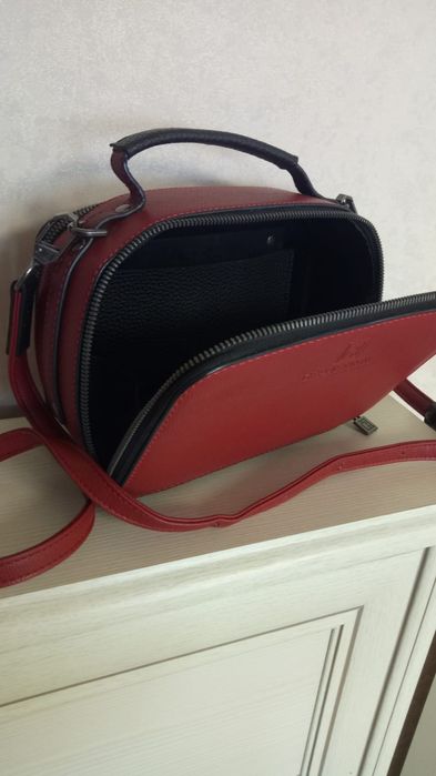 Продам сумочку бренд