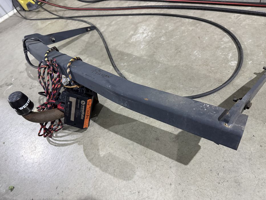 ОТЛИЧЕН Теглич С Букса, Окабеляване И Модул за *KIA CEED/PRO CEED/CEED SW 2006г-2012г* И за *VW TIGUAN 2007г-2016г / AUDI Q3 2011г-2018г*