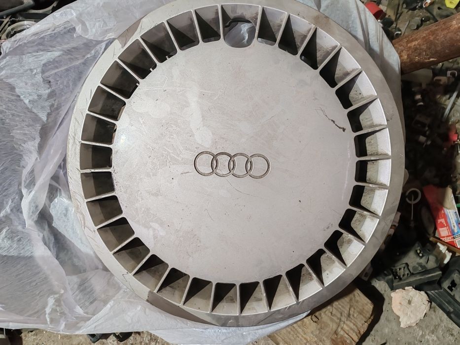 Колпаки оригинальные от ауди 80 R 13