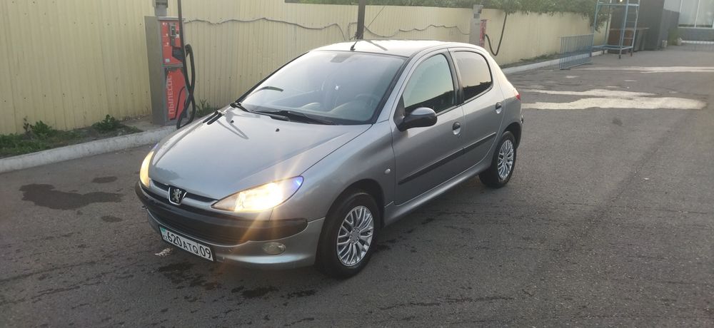 Продам Peugeot 206,АКПП.