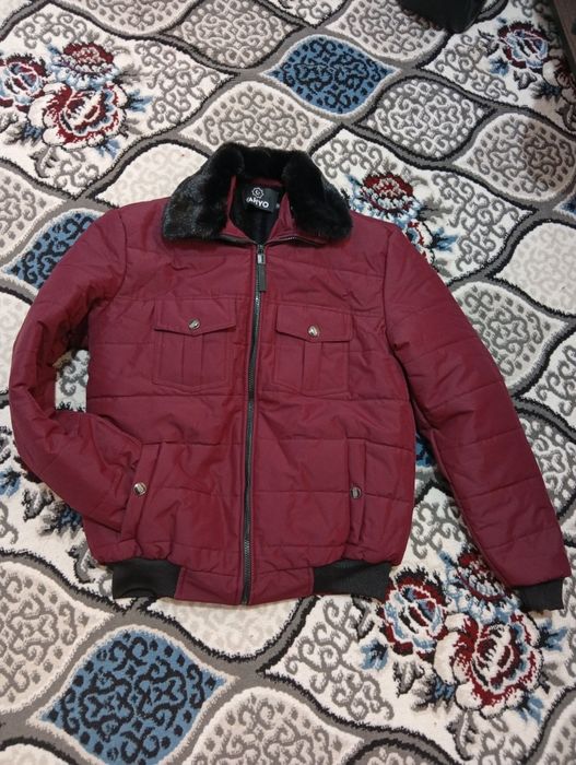 Kurtka yangi kiyilmagan