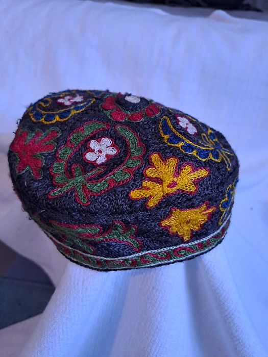 Chipiu basca sapca uzbeca brodata manual veche Pitesti • OLX.ro