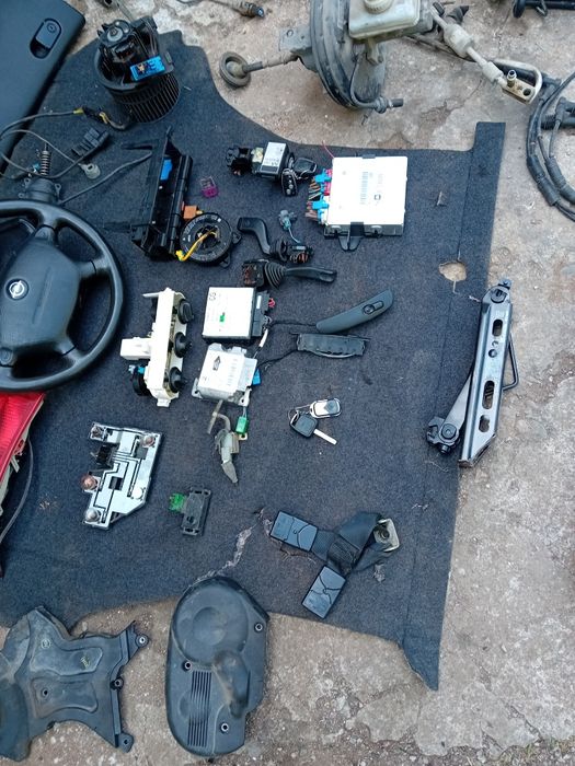 Продавам на части от Опел вектра Б 1.6 16в101кс екотек