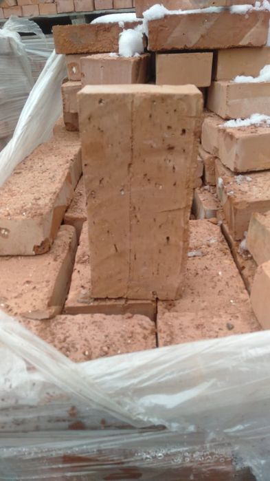 Песок мелкий, крупный, отсев, щебень.