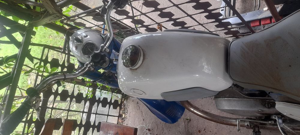 Иже без документи