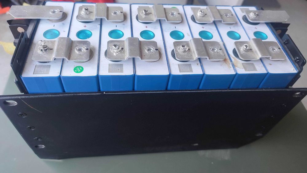 baterie stocare solara LiFePo4 8 celule 24v 100ah, 2.56kwh factura