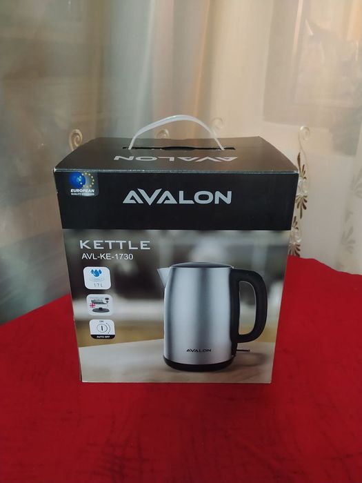 Электрический чайник. НОВЫЙ !!! Купили,но не пользовались.