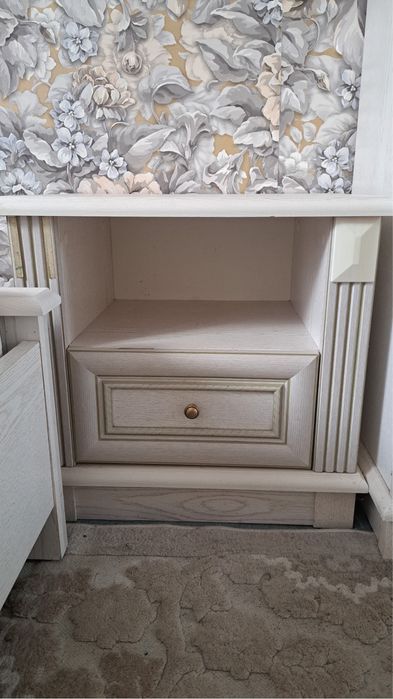 Спальный гарнитур продам