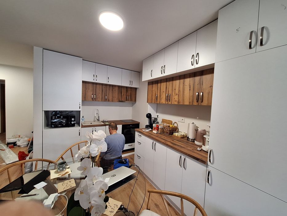 Изработка на мебели, врати по поръчка