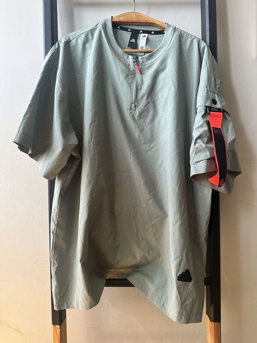 Adidas City Escape Parley зелена тениска M / до XL – oversize, водоотблъскваща