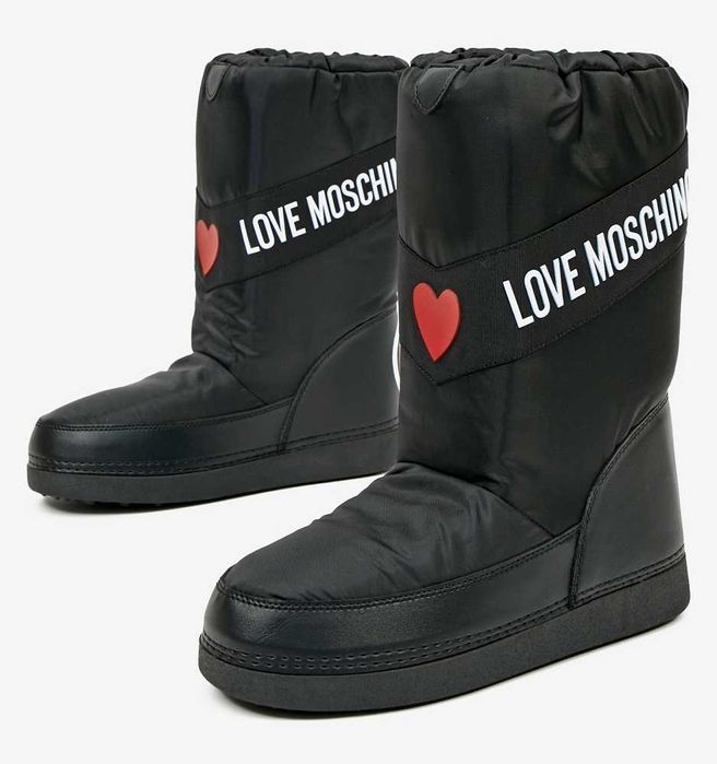 LOVE MOSCHINO № 37/38 & 39/40 – Дамски апрески с лого "PEACE & LOVE"