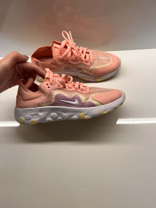 Маратонки Nike adidas