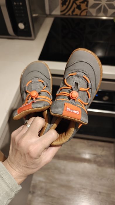 Ghetute/adidasi Camper, nou, 28