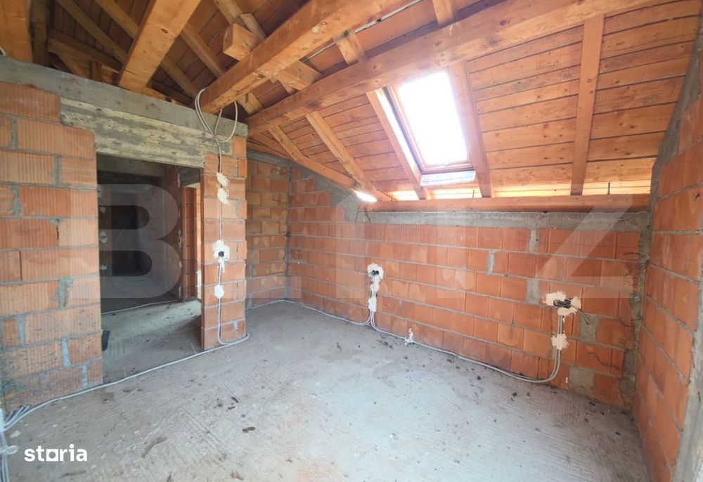 Teren 10 ari cu casa la rosu 240 mp cu plus garaj–Valea Rusului, pan