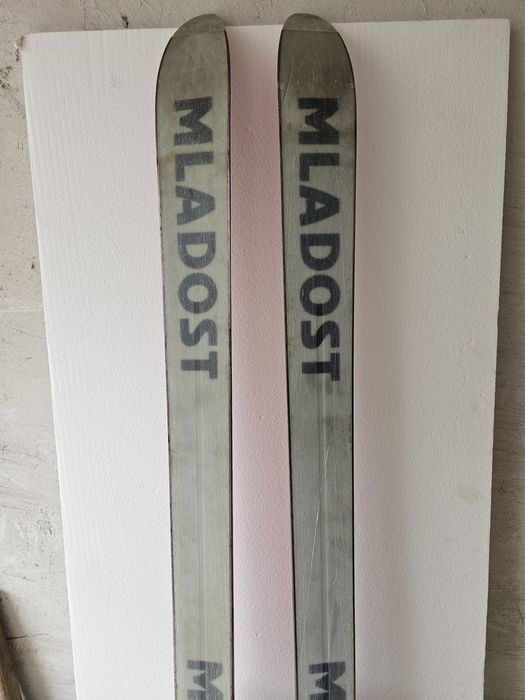 Ски с автомати Mladost