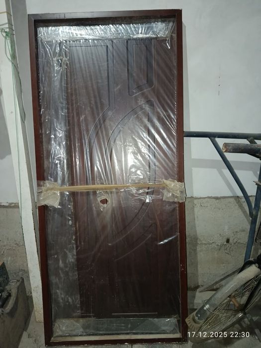 Eshik sotiladi yangi shpondan