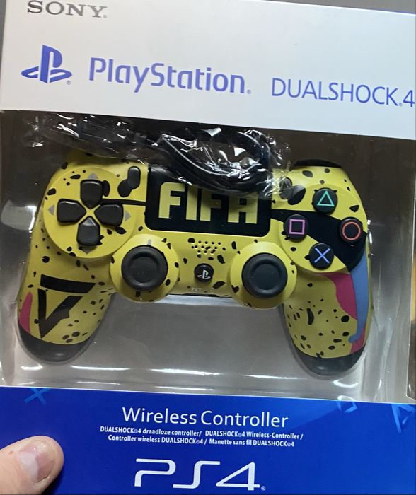 Продам джойстики на пс 4 новые