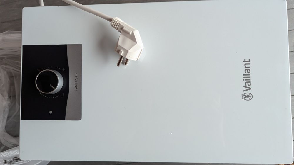 Boiler de încălzit apa instant nou