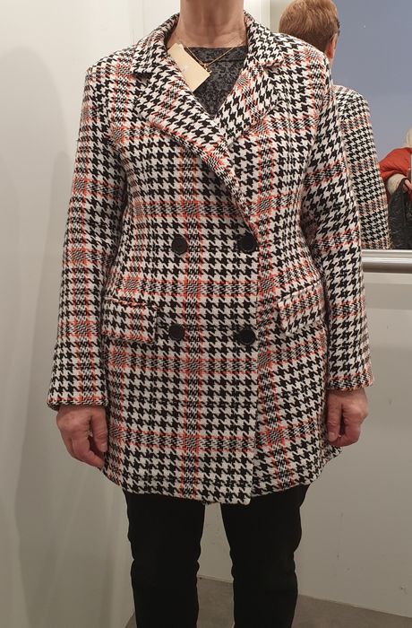 Дамско сако от пипит